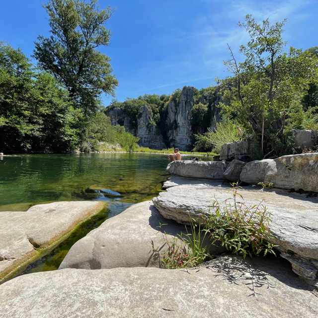 Plage gay Labeaume, lieu de drague gay à Labeaume