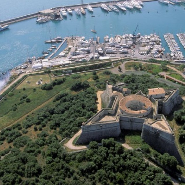 Fort Carré